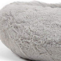 Best Friends by Sheri Lux Fur Donut Cuddler (varios tamaños) - Cama redonda para gatos y perros, alivio ortopédico, autocalentamiento y acogedor para un sueño mejorado, Prime, lavable a máquina, parte inferior resistente al agua - BESTMASCOTA.COM