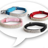 Collar ajustable seguro para gatos CHUKCHI de terciopelo suave Adorno ostentoso de diamante con campanas de 11 pulgadas para perros pequeños y gatos - BESTMASCOTA.COM