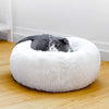 TINTON LIFE Cama de lujo de piel sintética para gatos y perros pequeños, redonda, con forma de dona, oval, de felpa, acogedora cama para gatos para un sueño mejorado - BESTMASCOTA.COM