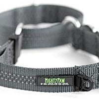 Collar de entrenamiento de nailon Mighty Paw Martingale. Nuestro collar de zapatillas de entrenamiento aprobado limitado. Collar de cincha modificado para una fuerza controlada para un entrenamiento óptimo. Costuras reflectantes para mantener a tu perro s - BESTMASCOTA.COM