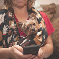 Dukes Digs - Critter Cuddler - Portador de animales pequeños, bolsa para vínculo afectivo, antiansiedad, interactiva, para hacer ejercicio terapéutico para mascotas y para transportar perros pequeños, gatos, erizo, cachorros de viaje - producto de Estados - BESTMASCOTA.COM