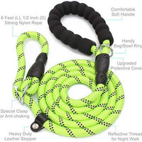 BAAPET Correa antideslizante para perro de 6 pies, antiasfixia con cubierta de cuerda duradera mejorada y asa acolchada cómoda para perros grandes, medianos y pequeños entrenamientos con bolsas de caca y dispensador - BESTMASCOTA.COM