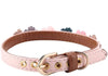 Axgo - Collar ajustable de piel sintética para gato, diseño de margaritas y diamantes de imitación, 0.5 x 13.4 in, color rosa - BESTMASCOTA.COM