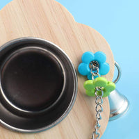 HEEPDD comedero para pájaros para jaula, ahorra espacio para colgar, taza de alimentación de acero inoxidable con campana y juguete para masticar para loros de tamaño pequeño y mediano - BESTMASCOTA.COM