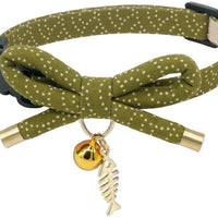 PetSoKoo - Collar para gato con campana Elegante lazo con colgante de hueso de pez. Rotura de seguridad, peso ligero, suave, duradero. - BESTMASCOTA.COM