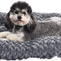 AmazonBasics Cama de felpa para mascotas - BESTMASCOTA.COM