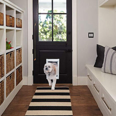 Ideal Pet Products Puerta de aluminio para mascotas con marco telescópico, color blanco - BESTMASCOTA.COM