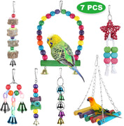 Zacro - 7 piezas de juguetes para pájaros - Juguetes coloridos para masticar, jaula para pájaros con campanas y pinzas, juguetes para pájaros pequeños y medianos, peonía, loro, Myna, sol dorado, guacamayos, - BESTMASCOTA.COM