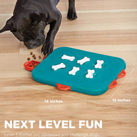 Outward Hound Nina Ottosson Dog Casino - Juego de puzzle para perros interactivo estimulante para dispensar dulces - BESTMASCOTA.COM