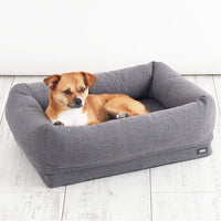 BarkBox - Cama de espuma viscoelástica para perro, alivio de articulaciones ortopédicas de felpa, 2 – 1 caja o cama de almohada, lavable a máquina + funda extraíble; forro impermeable, incluye juguete chirriador - BESTMASCOTA.COM