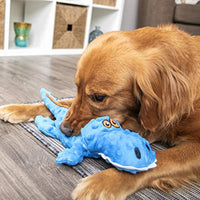 GoDog Just for Me Gators - Peluche de perro con protector para masticar - BESTMASCOTA.COM